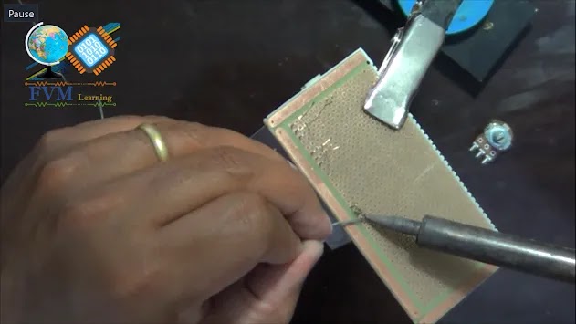 Soldagem de todas as conexões na placa universal - fvml.com.br